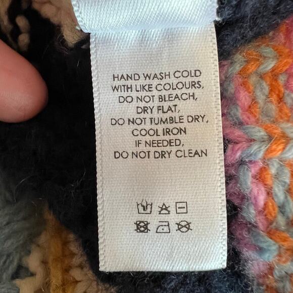 Unsubscribed Cashmere Striped Sweater XS – Relaxed & Cropped Fit - Picture 12 of 13